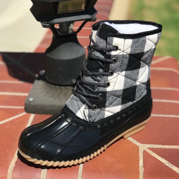 NEW SIZES** LADIES BLACK PLAIDS LACE UP DUCK BOOTS - Picture 1 of 3